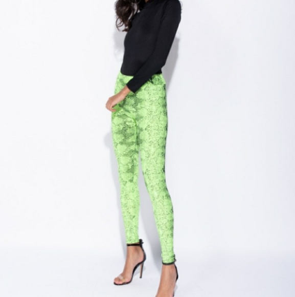 Snake Print Leggings - Picture 2 of 3